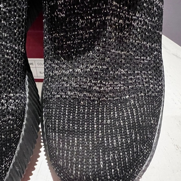 Liliana Geezy 6 Black & White Ladies Boots with Sock-like Design and Rubber Sole - Picture 5 of 10